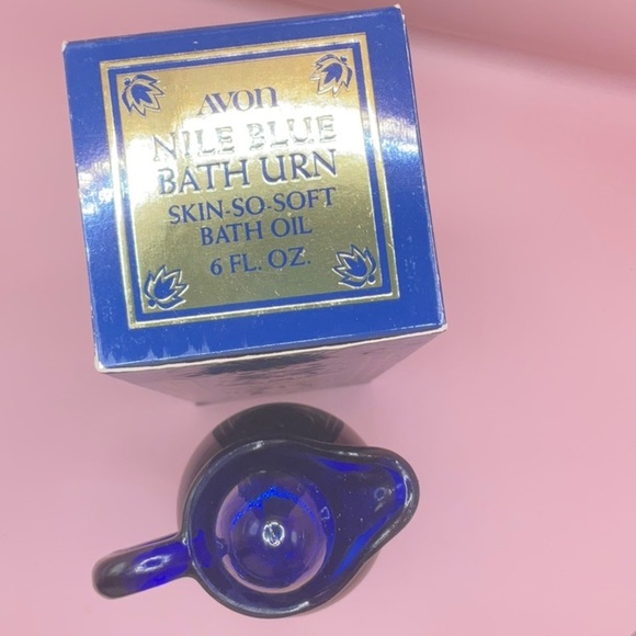 Vintage AVON Nile Blue Bath Urn Skin-So-Soft Bath Oil 6oz Cobalt Glass W/ Box - Picture 3 of 5